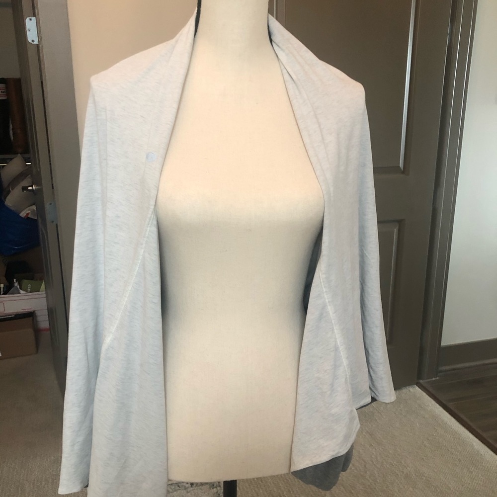 EUC Lululemon shawl